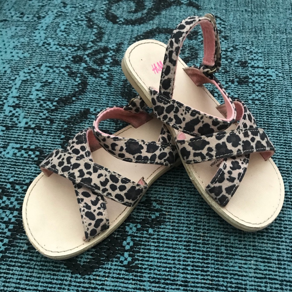 H&M ~ girl’s cheetah sandals ~ size 12